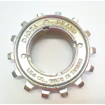 Dicta 1 sebességes, 14T fogszámú 1/2"x3/32 racsni" keskeny lánchoz krómozott kivitel